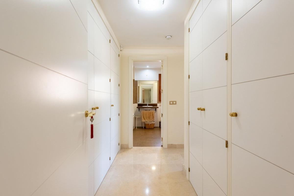 Apartment for Sale in Benahavís