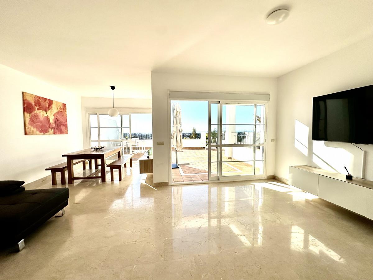 Semi-detached House for Sale in Benahavís