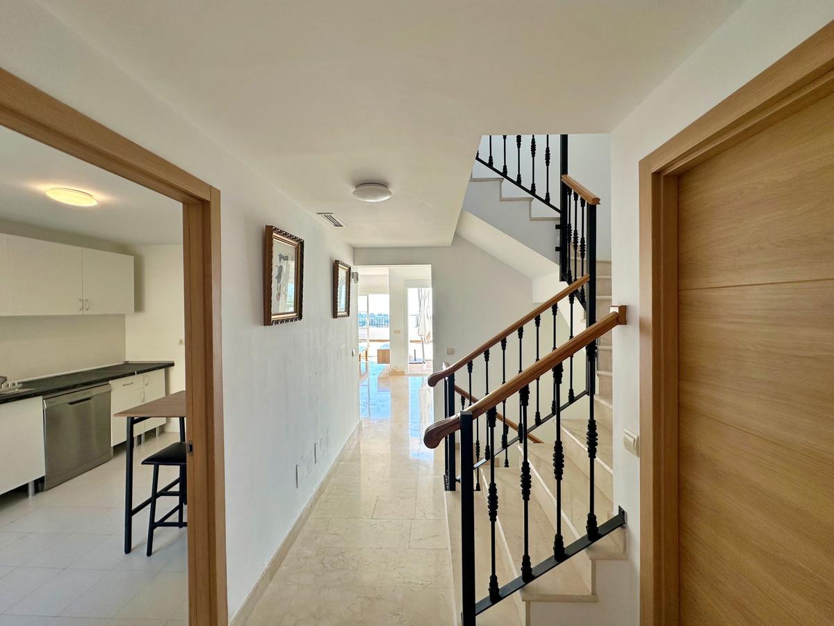 Semi-detached House for Sale in Benahavís