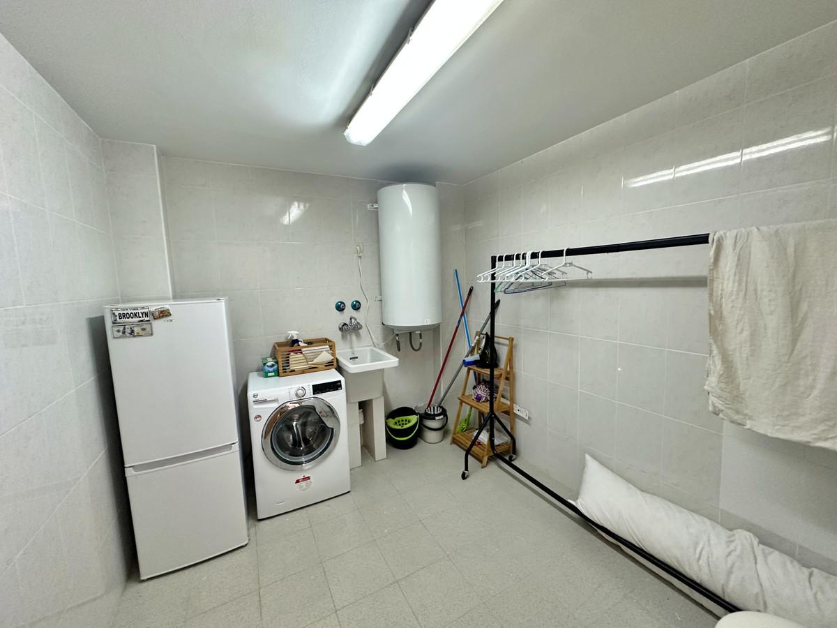 Semi-detached House for Sale in Benahavís