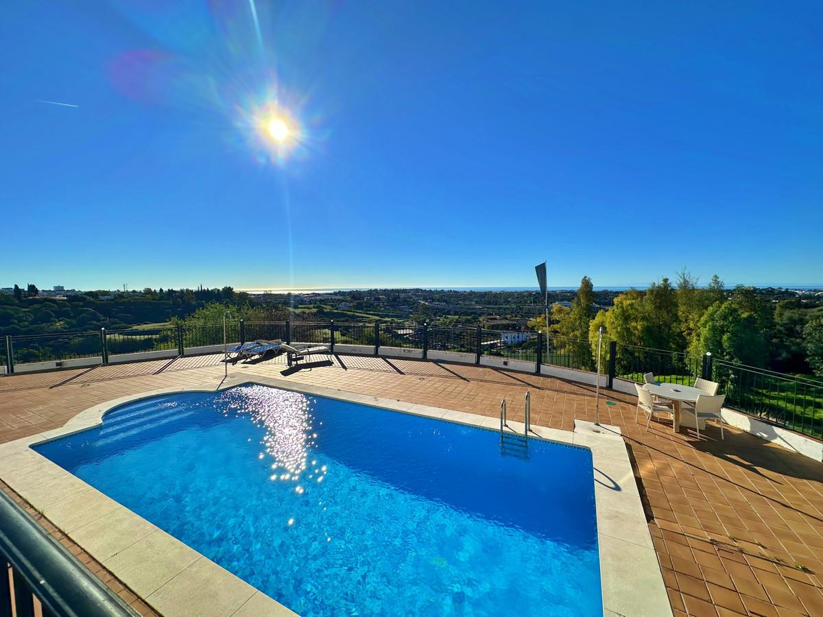 Semi-detached House for Sale in Benahavís
