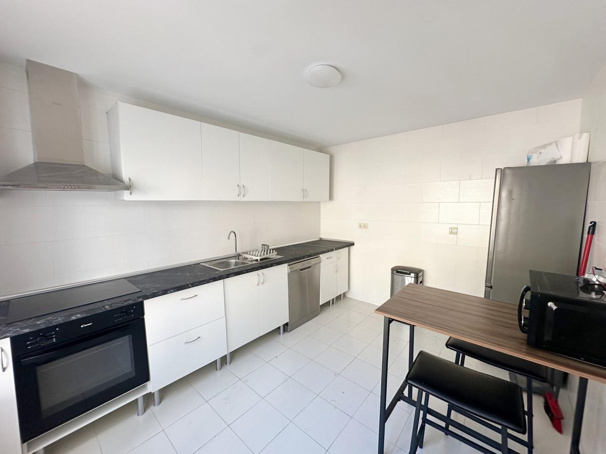 Semi-detached House for Sale in Benahavís