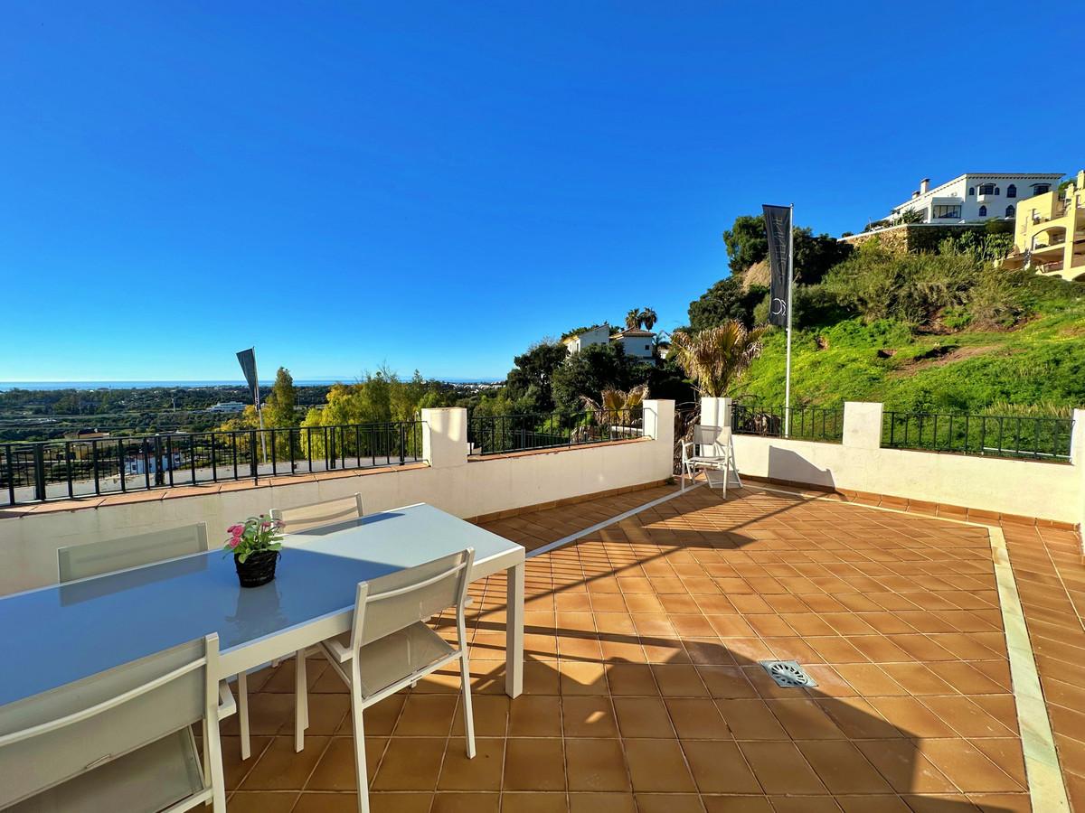 Semi-detached House for Sale in Benahavís