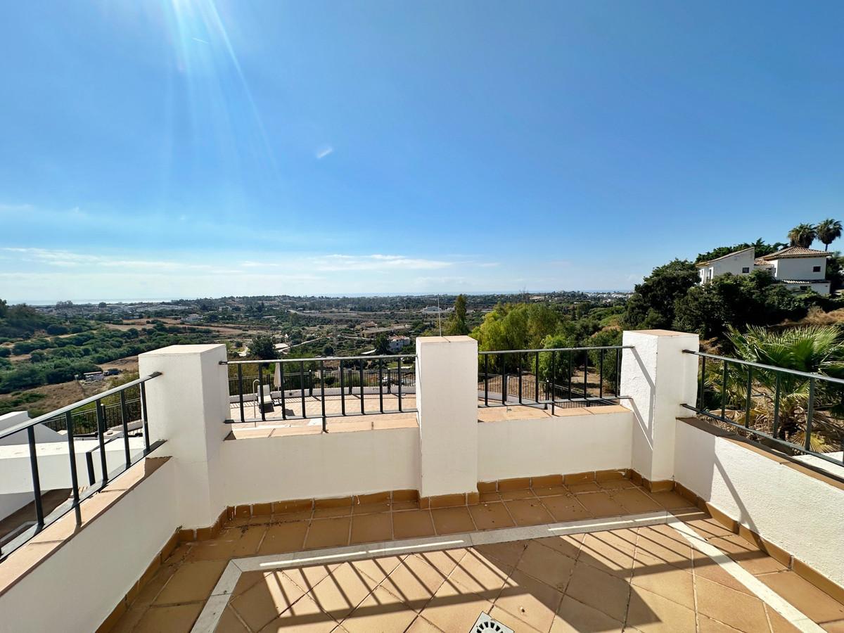 Semi-detached House for Sale in Benahavís