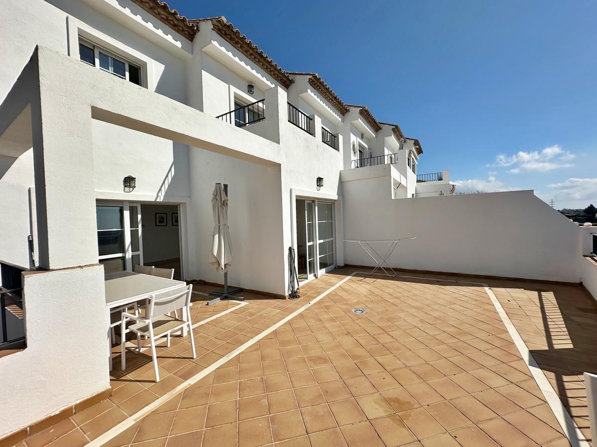 Semi-detached House for Sale in Benahavís