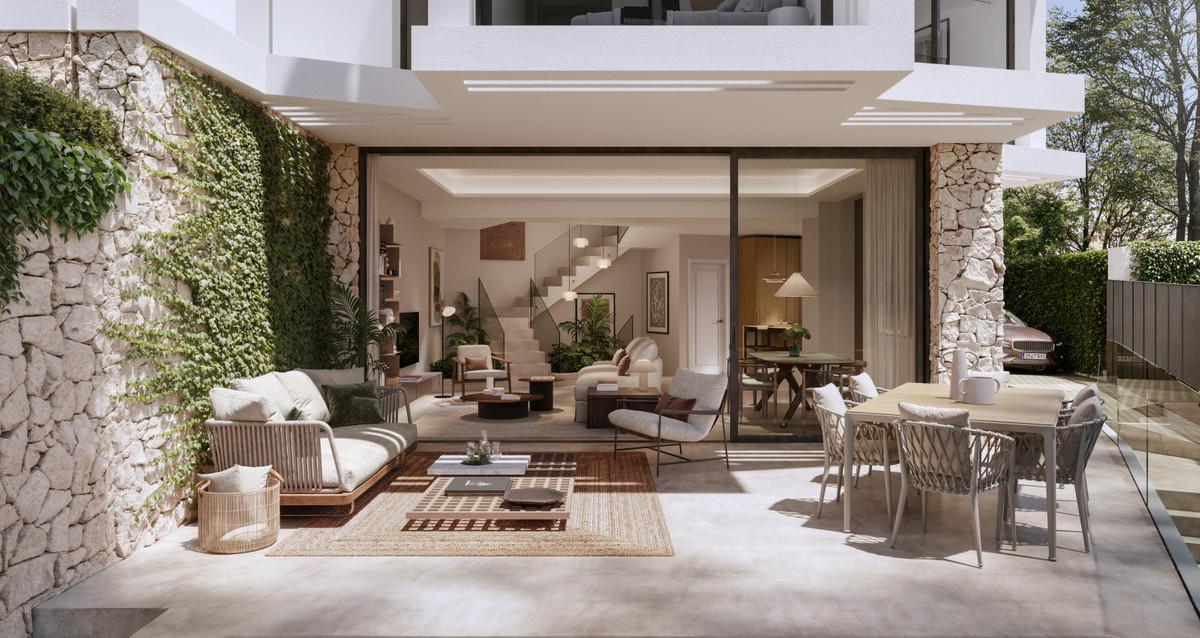 Semi-detached House for Sale in Málaga