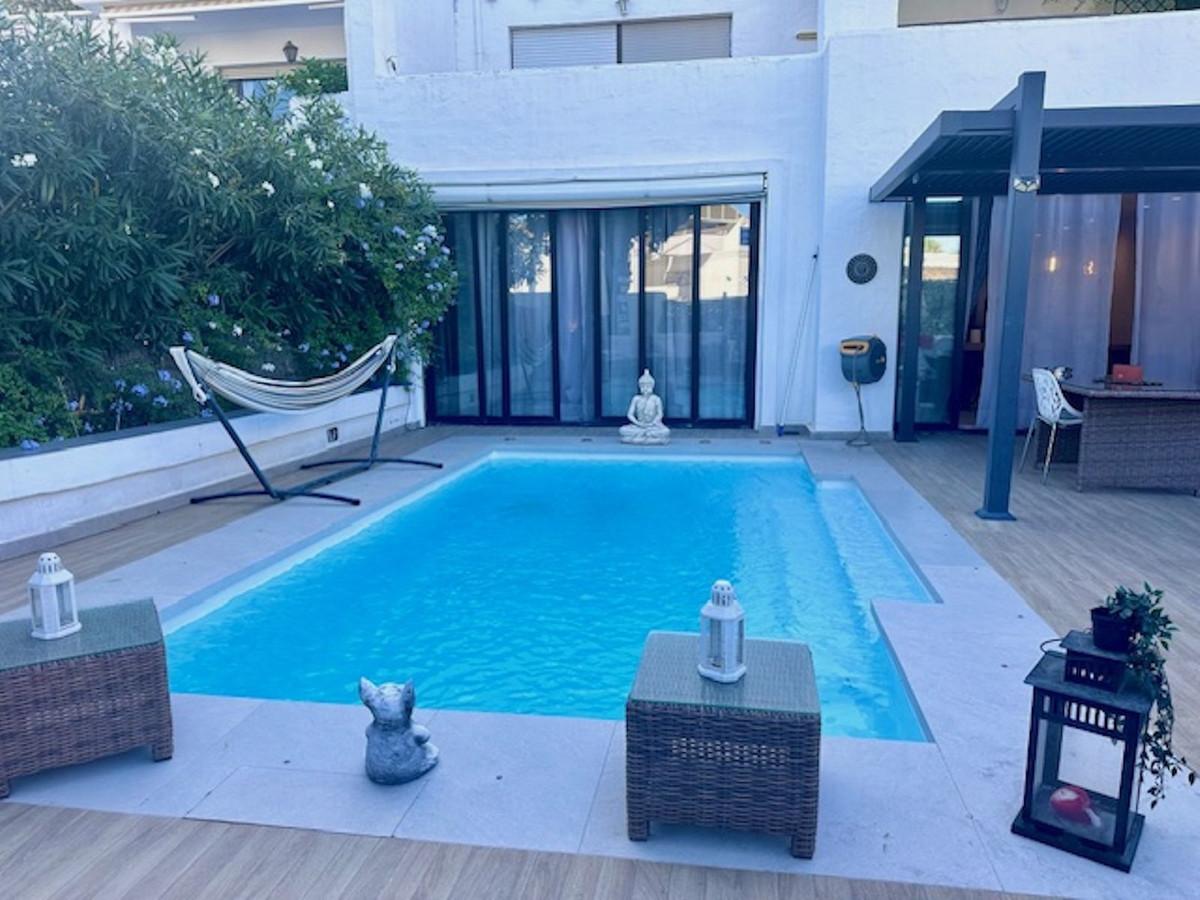 Apartamento en Venta en Estepona