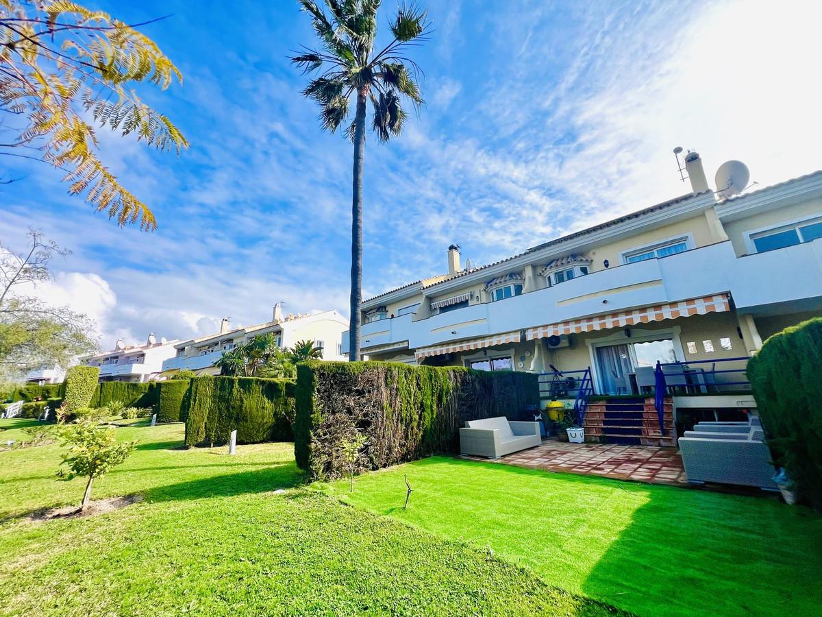 Adosado en Venta en Estepona