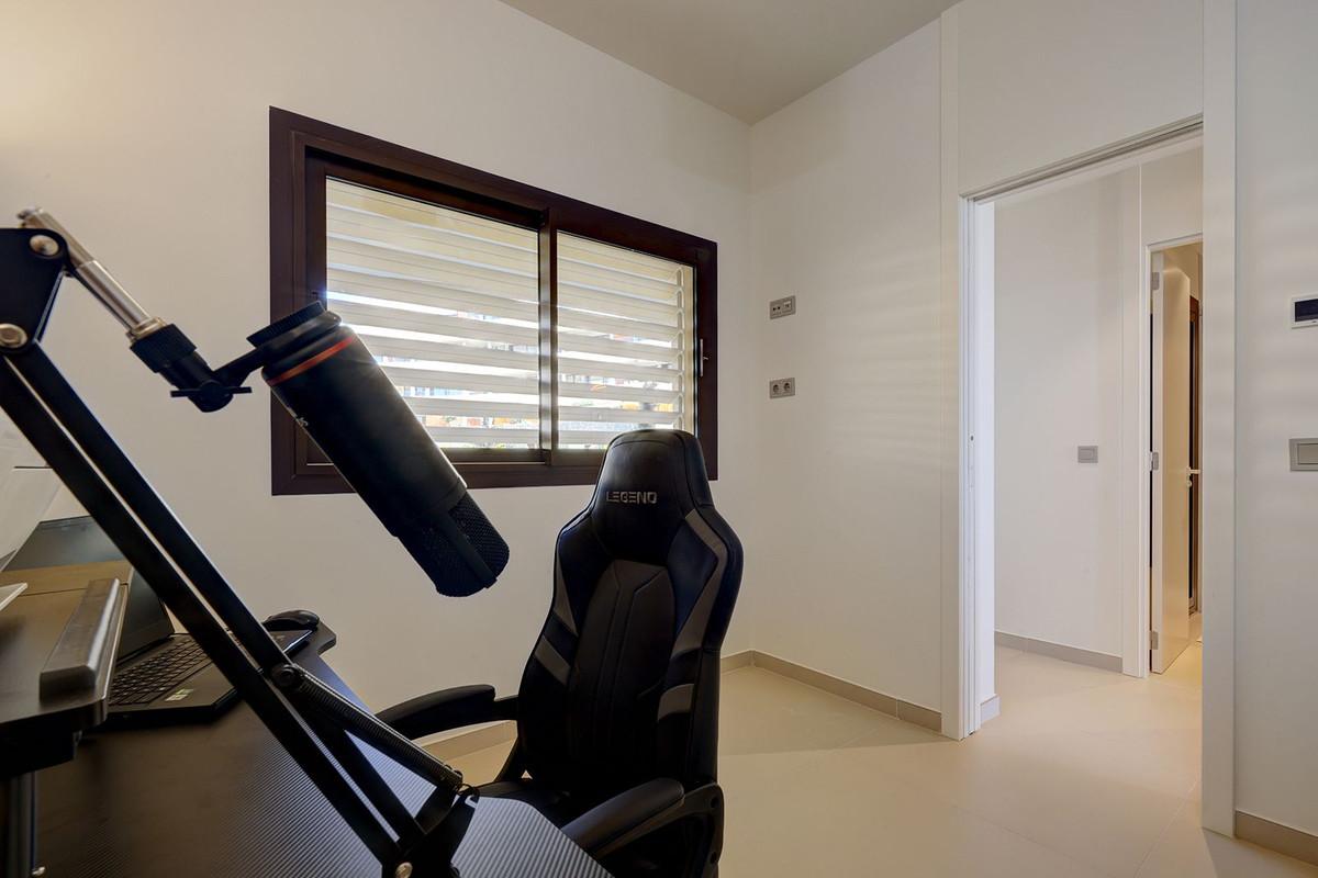 Apartment for Sale in Benalmádena