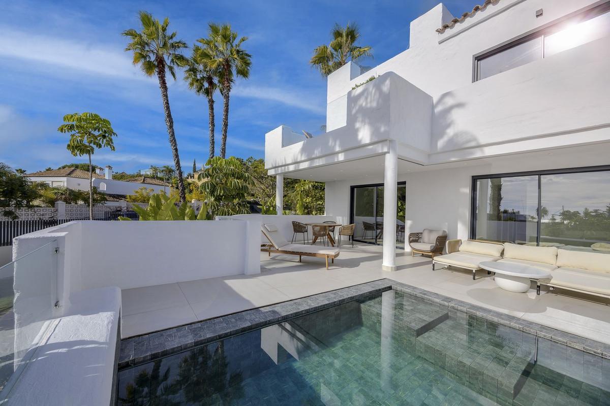 Duplex for Sale in Estepona