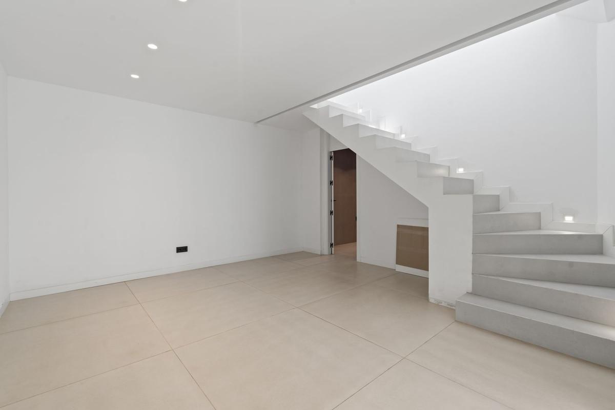 Duplex for Sale in Estepona