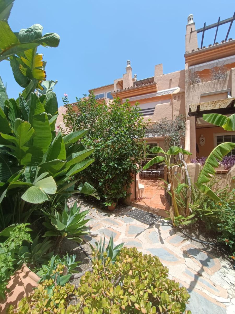 Semi-detached House for Sale in Marbella