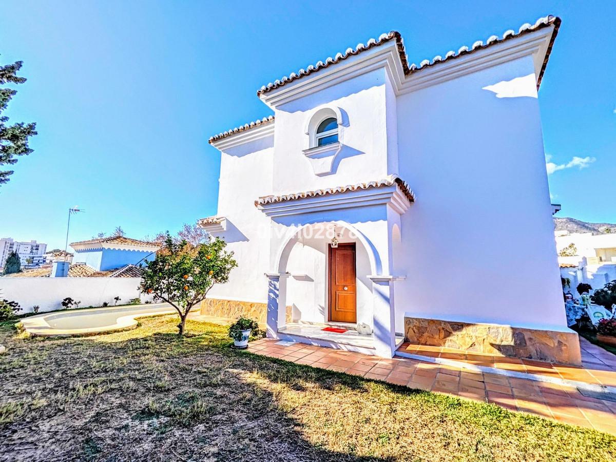 Villa for Sale in Benalmádena