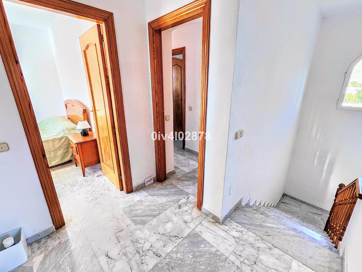 Villa for Sale in Benalmádena