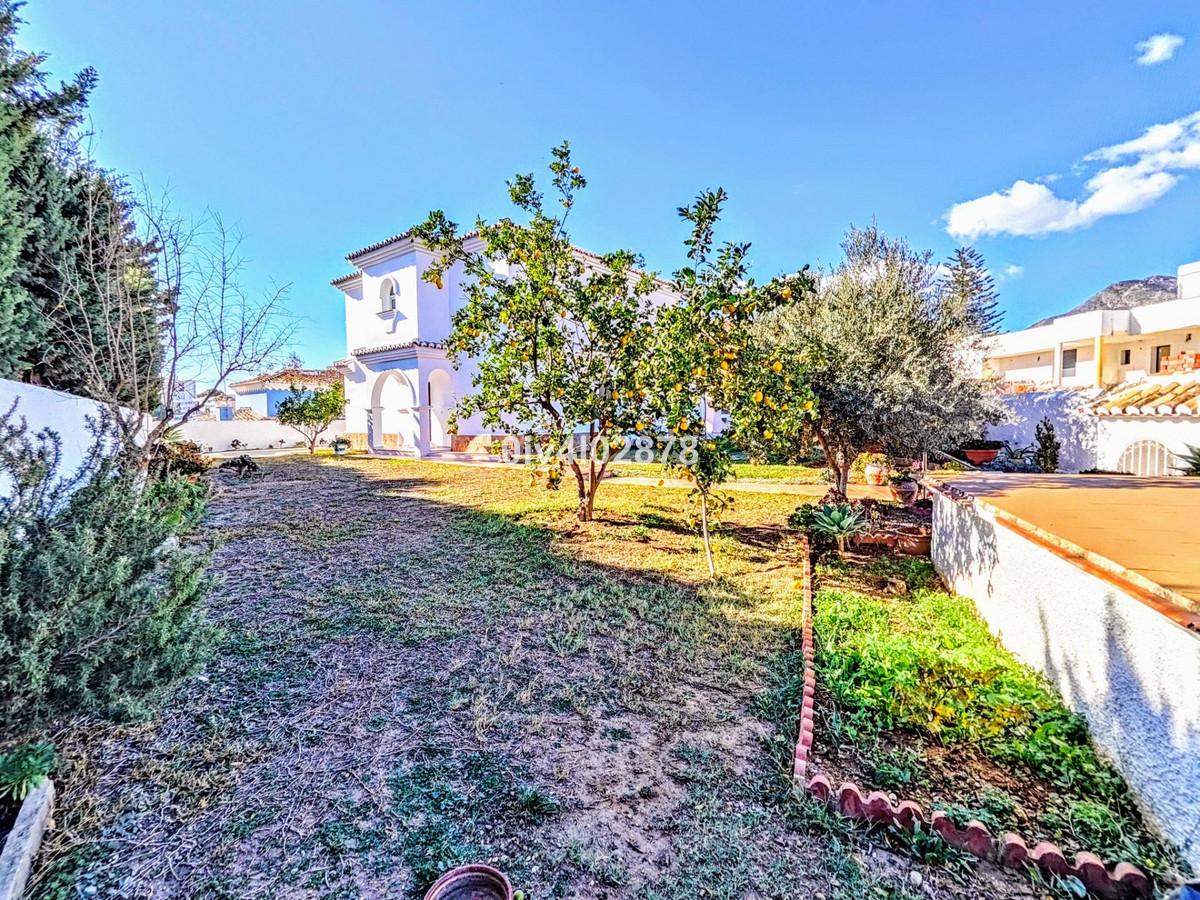 Villa for Sale in Benalmádena