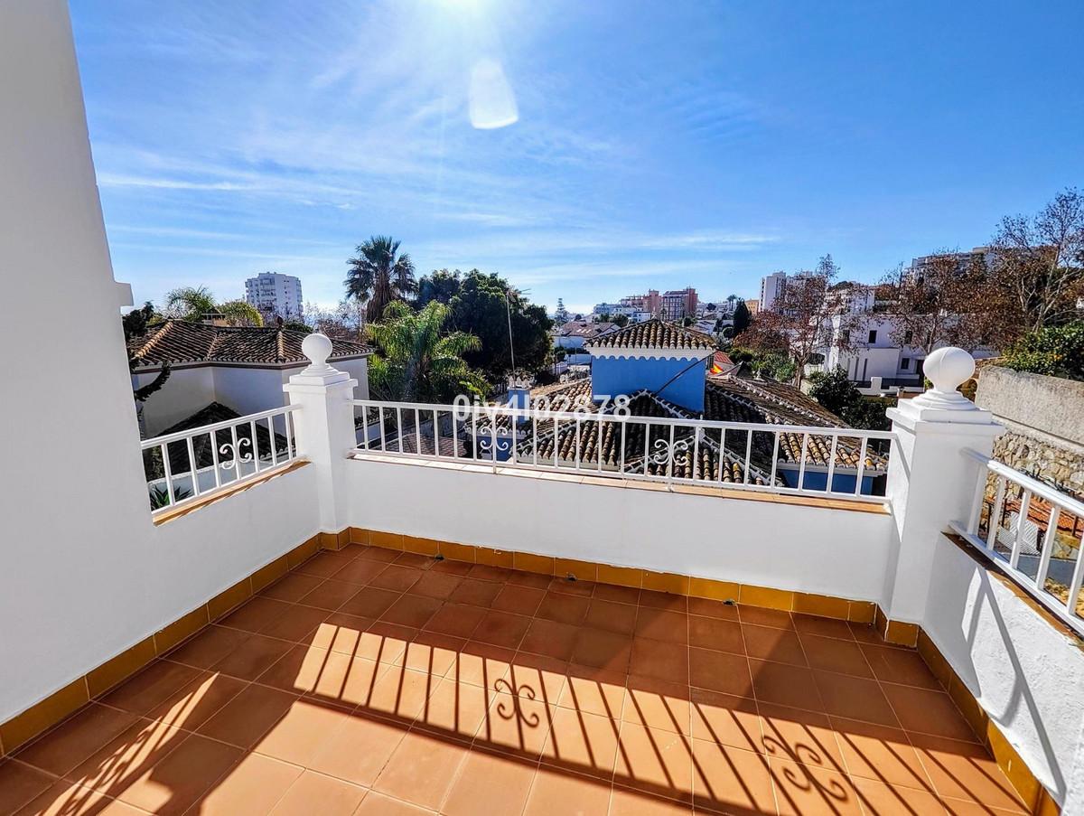 Villa for Sale in Benalmádena