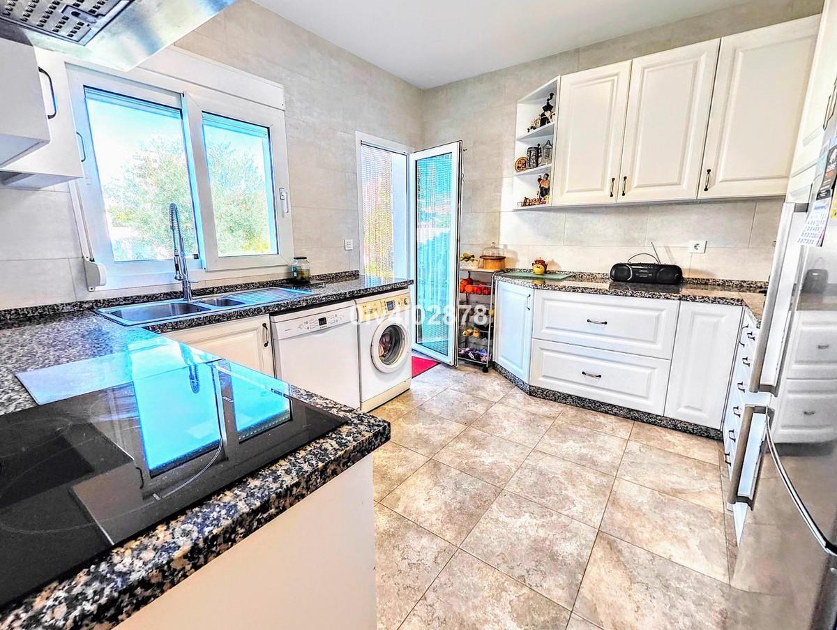 Villa for Sale in Benalmádena