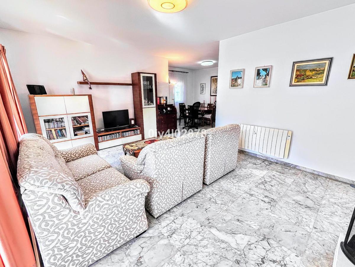 Villa for Sale in Benalmádena