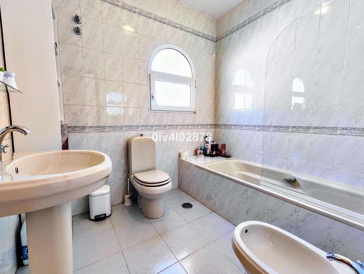 Villa for Sale in Benalmádena