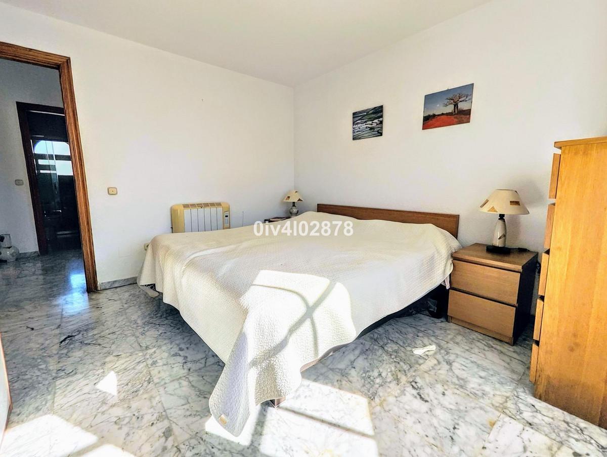 Villa for Sale in Benalmádena