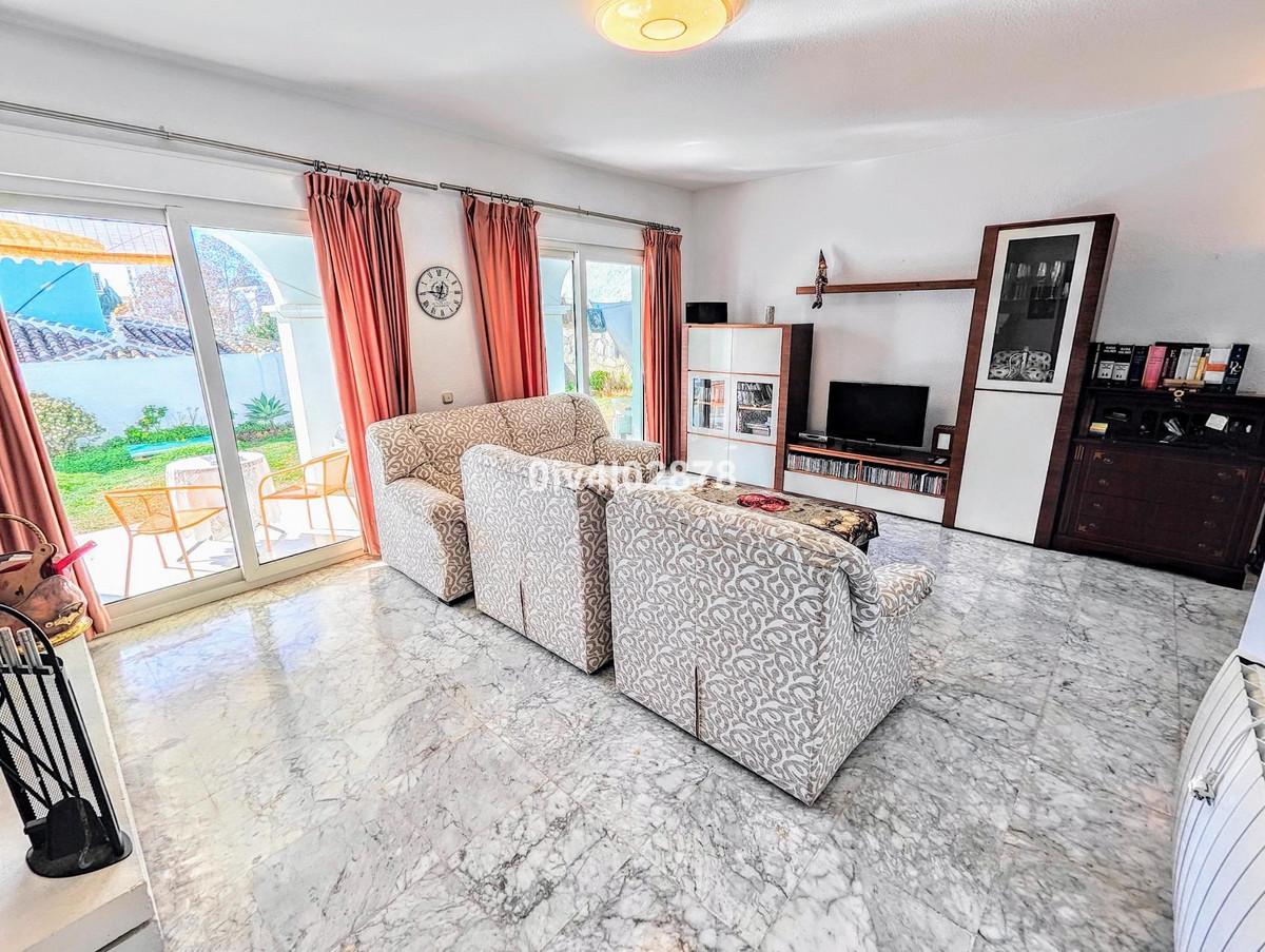 Villa for Sale in Benalmádena