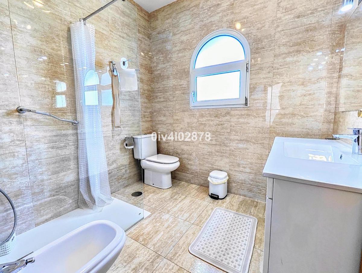 Villa for Sale in Benalmádena