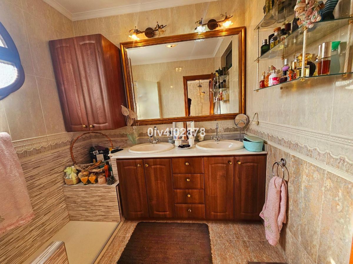 Villa for Sale in Benalmádena