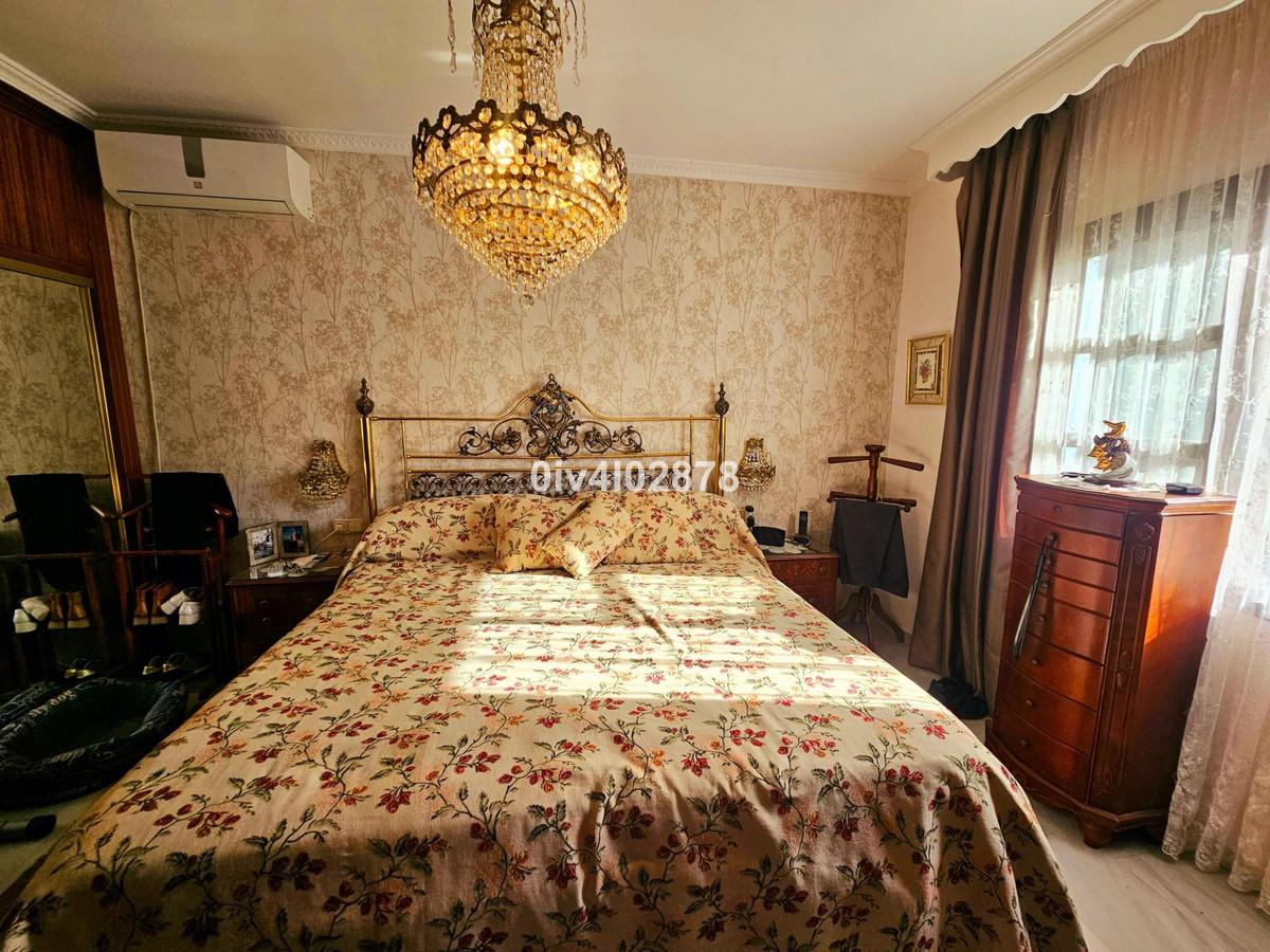 Villa for Sale in Benalmádena