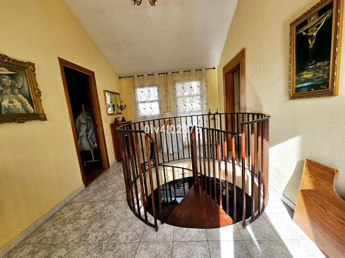 Villa for Sale in Benalmádena