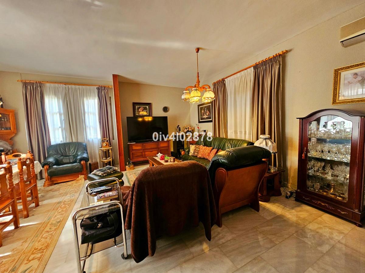 Villa for Sale in Benalmádena