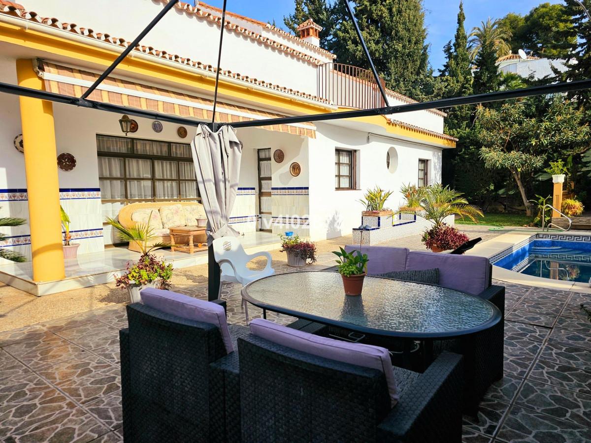 Villa for Sale in Benalmádena