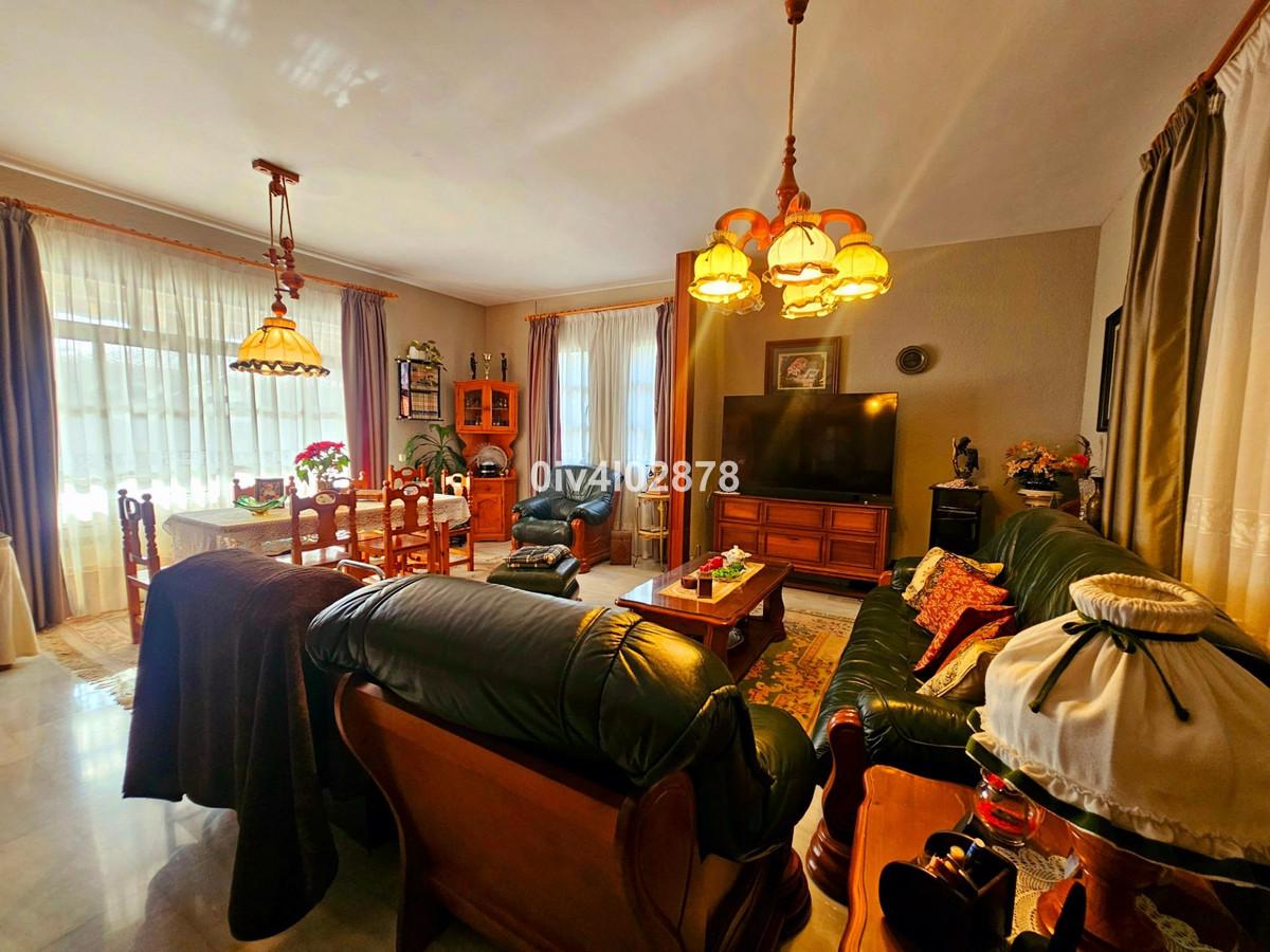 Villa for Sale in Benalmádena