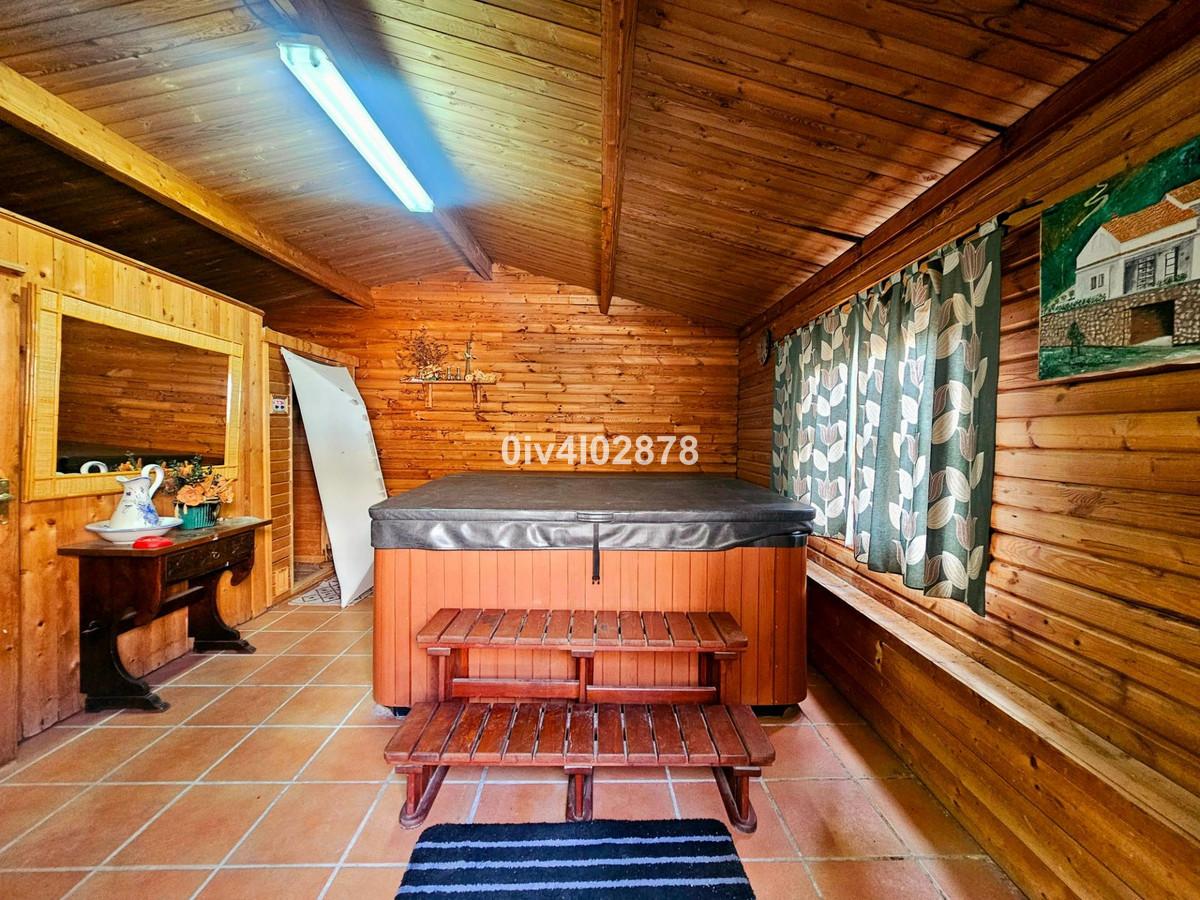 Villa for Sale in Benalmádena
