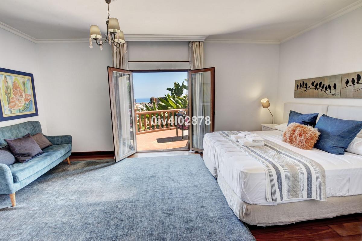 Villa for Sale in Benalmádena