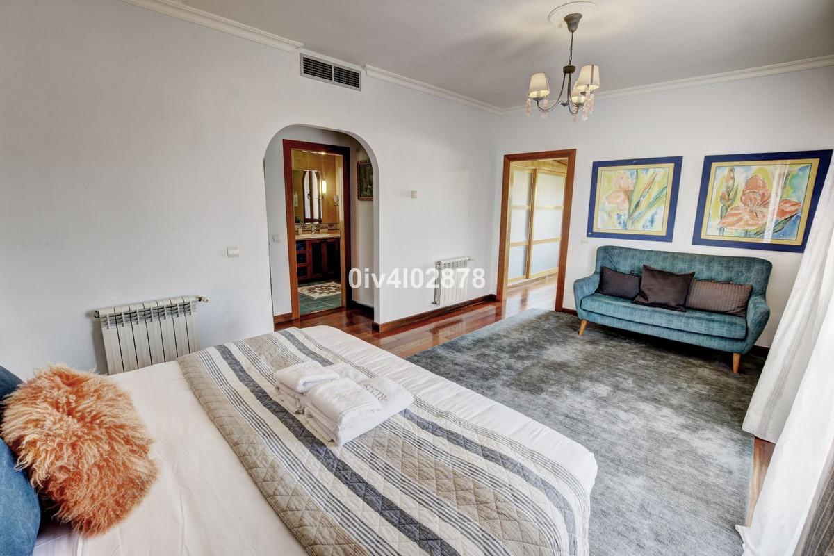 Villa for Sale in Benalmádena