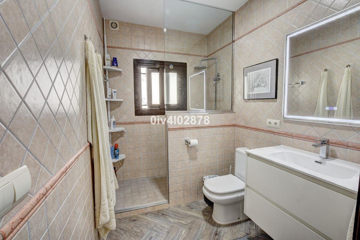 Villa for Sale in Benalmádena