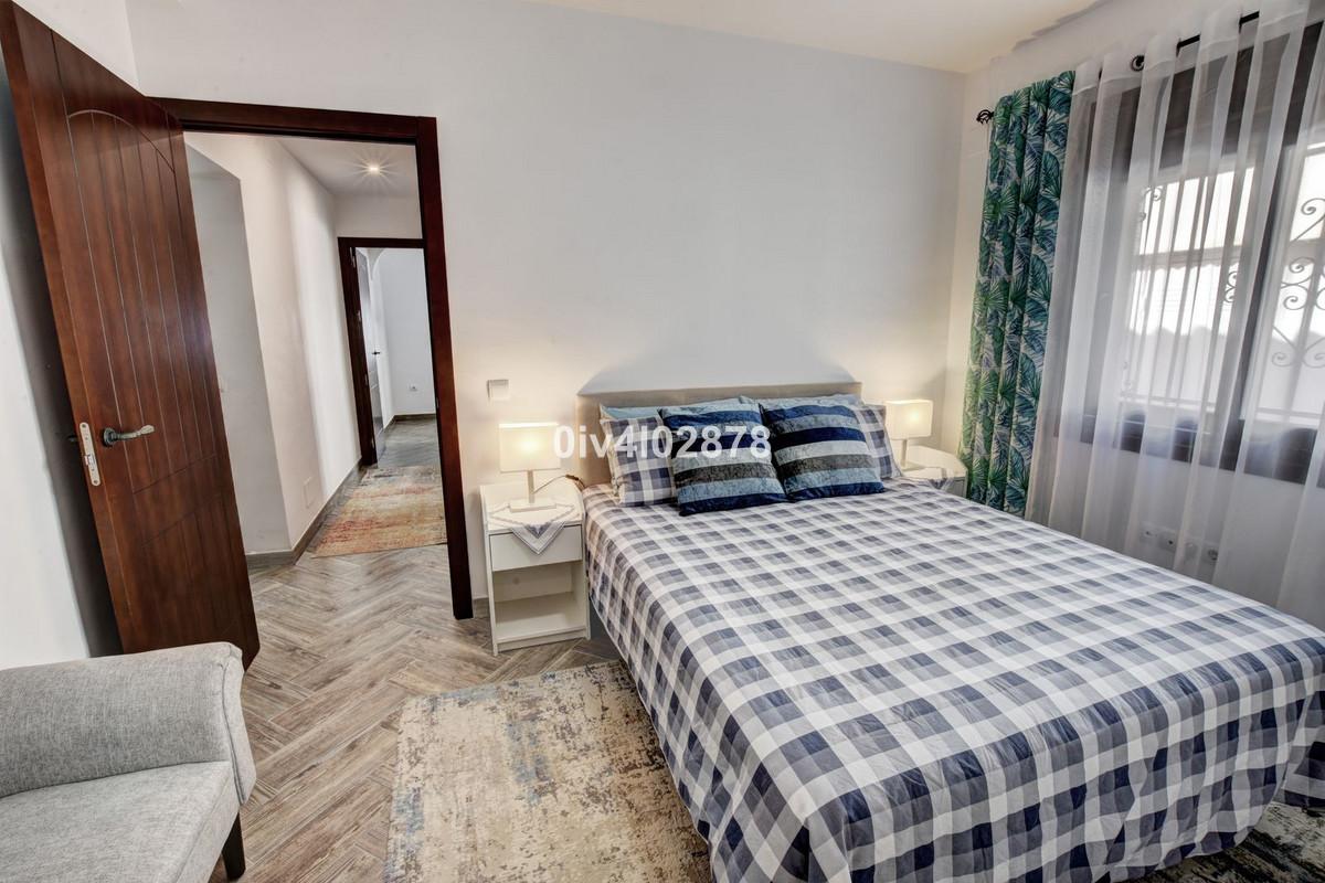 Villa for Sale in Benalmádena