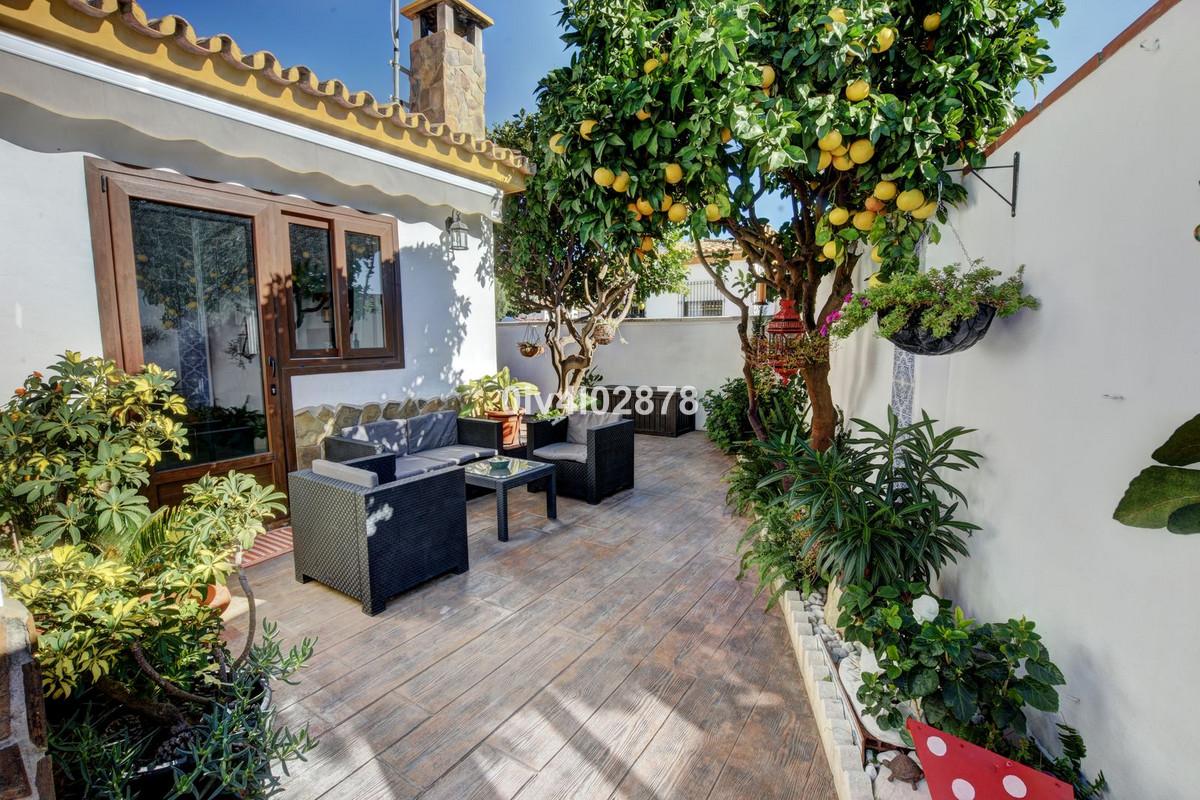Villa for Sale in Benalmádena