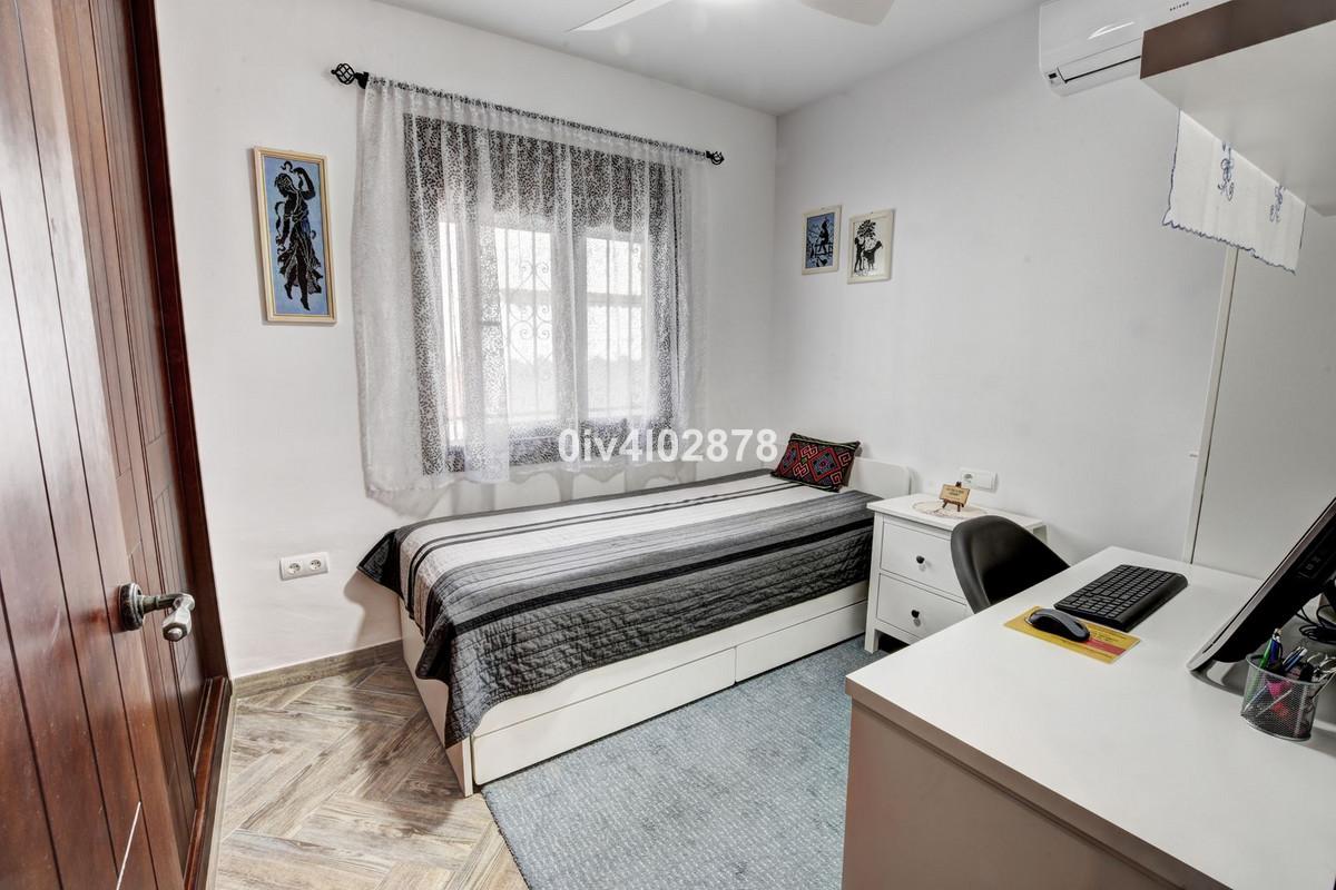 Villa for Sale in Benalmádena