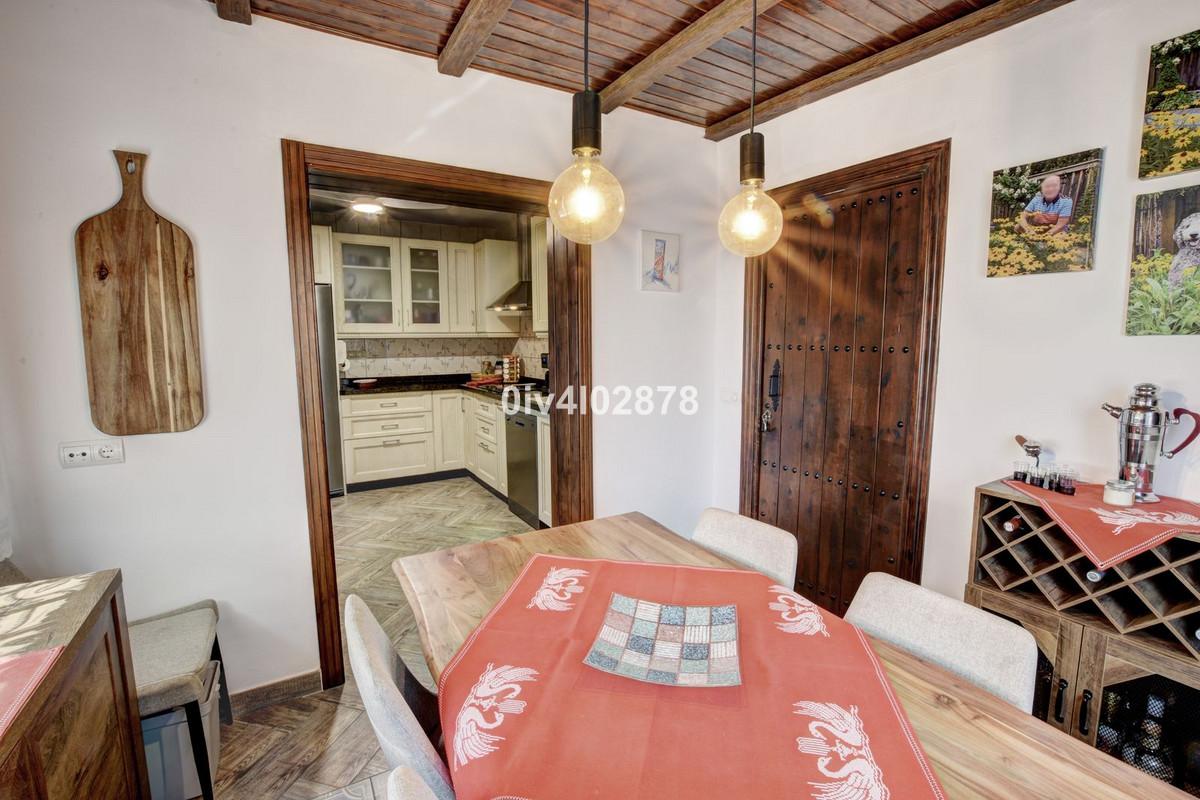 Villa for Sale in Benalmádena