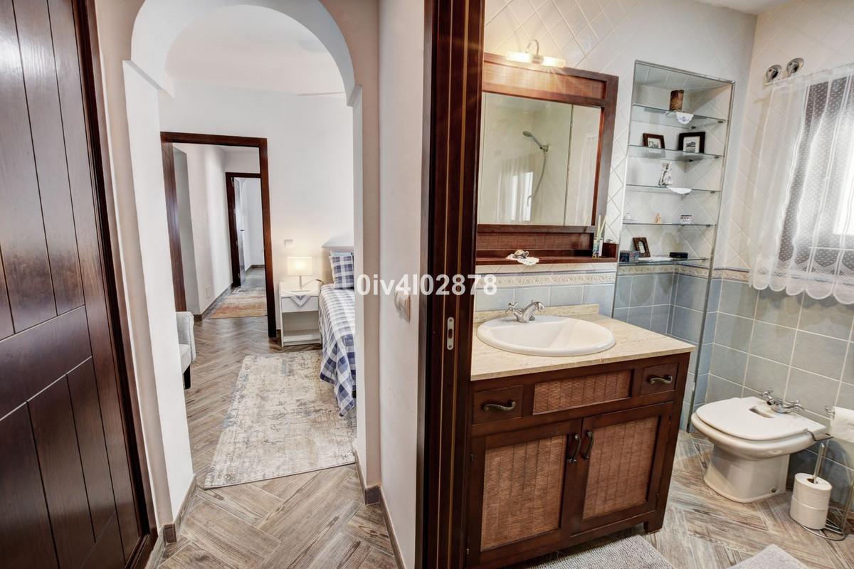 Villa for Sale in Benalmádena