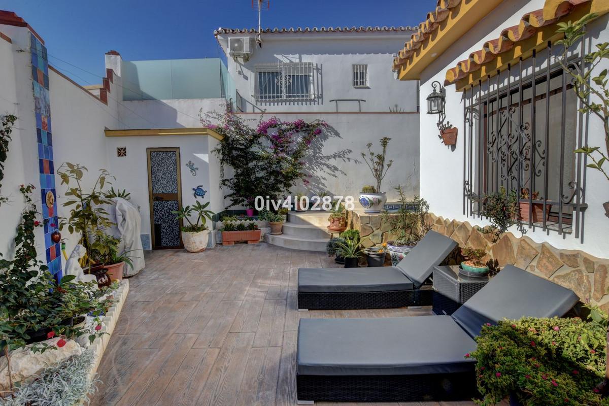 Villa for Sale in Benalmádena