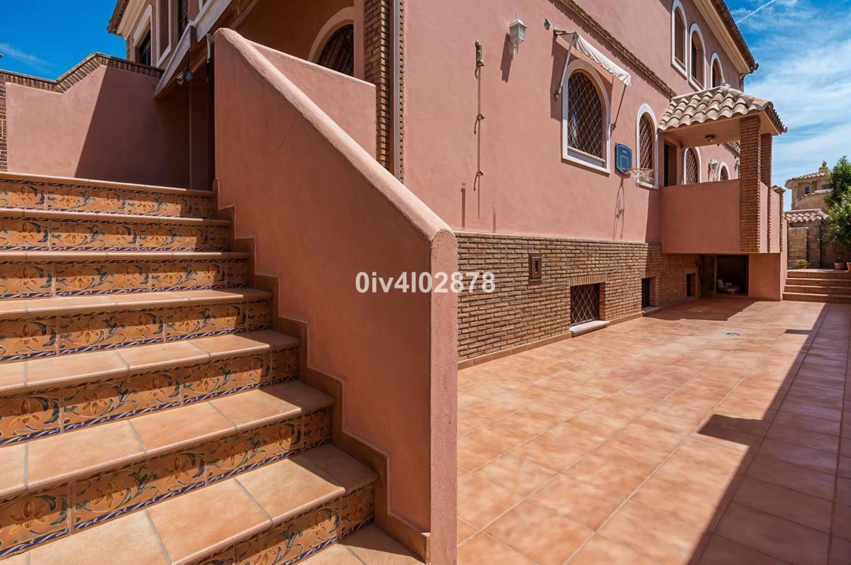 Villa for Sale in Benalmádena