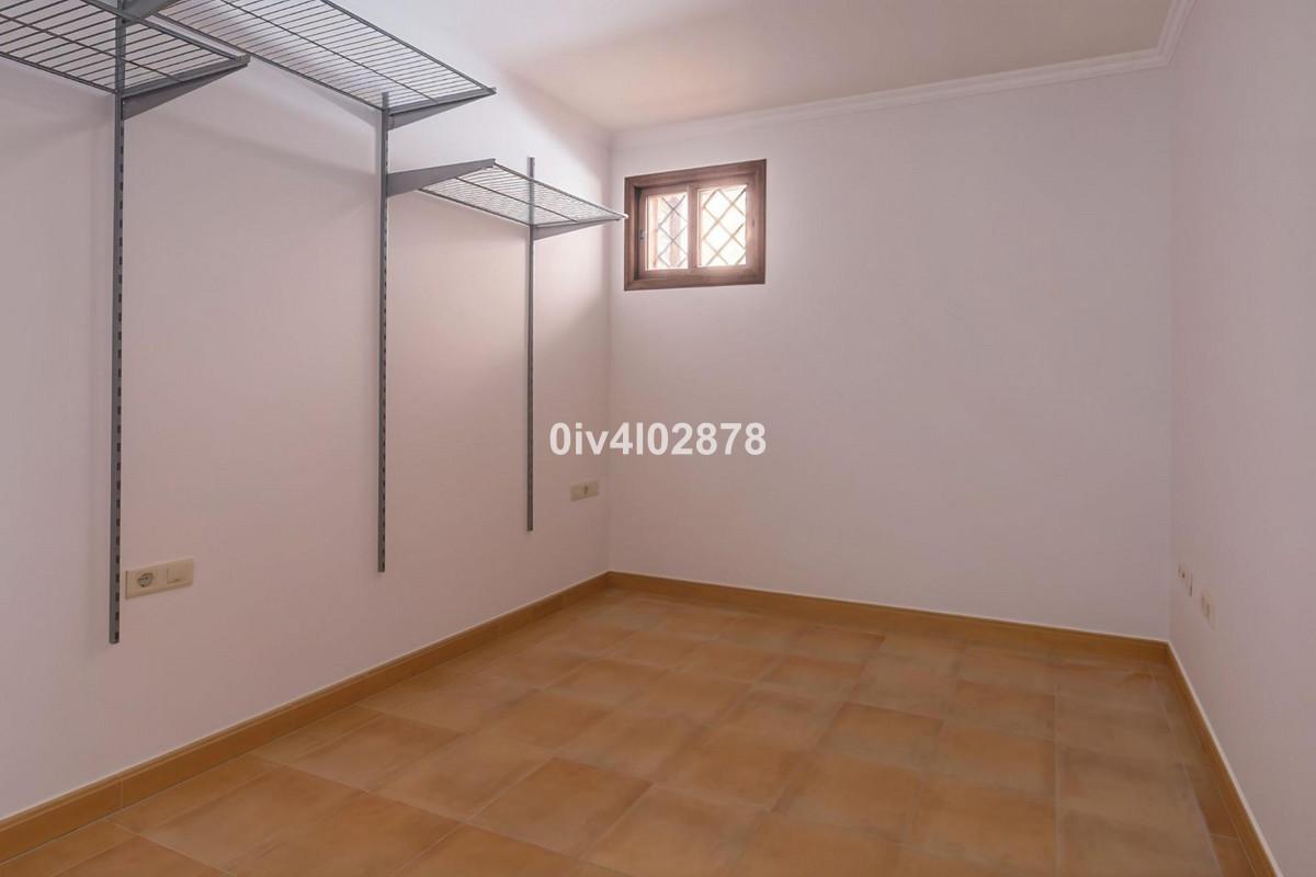 Villa for Sale in Benalmádena