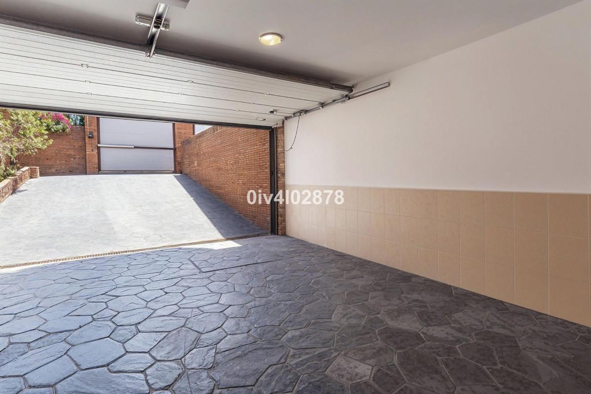 Villa for Sale in Benalmádena