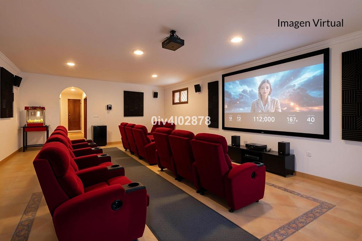 Villa for Sale in Benalmádena