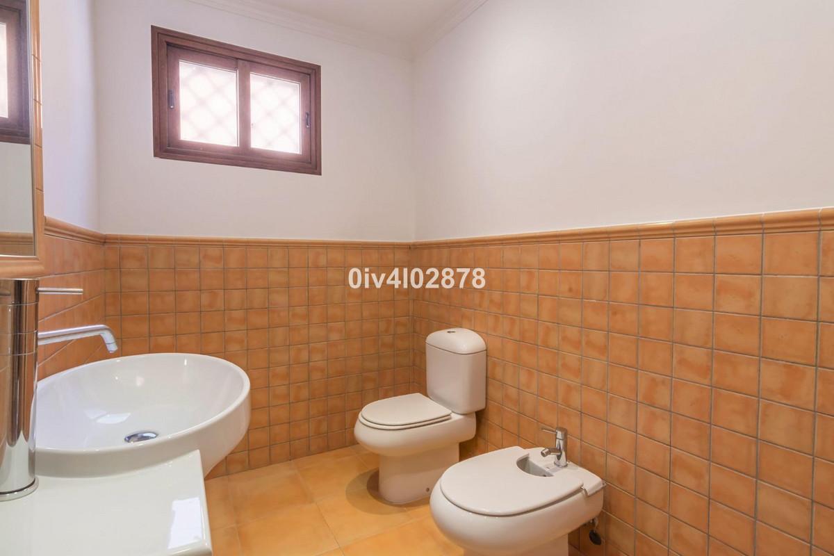 Villa for Sale in Benalmádena