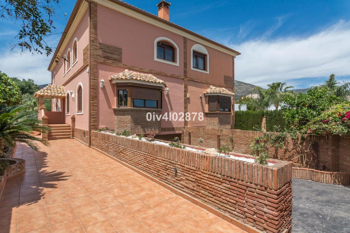 Villa for Sale in Benalmádena