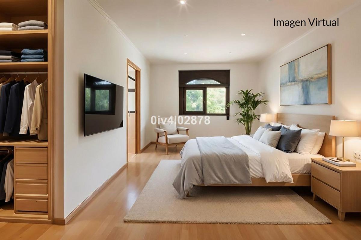 Villa for Sale in Benalmádena