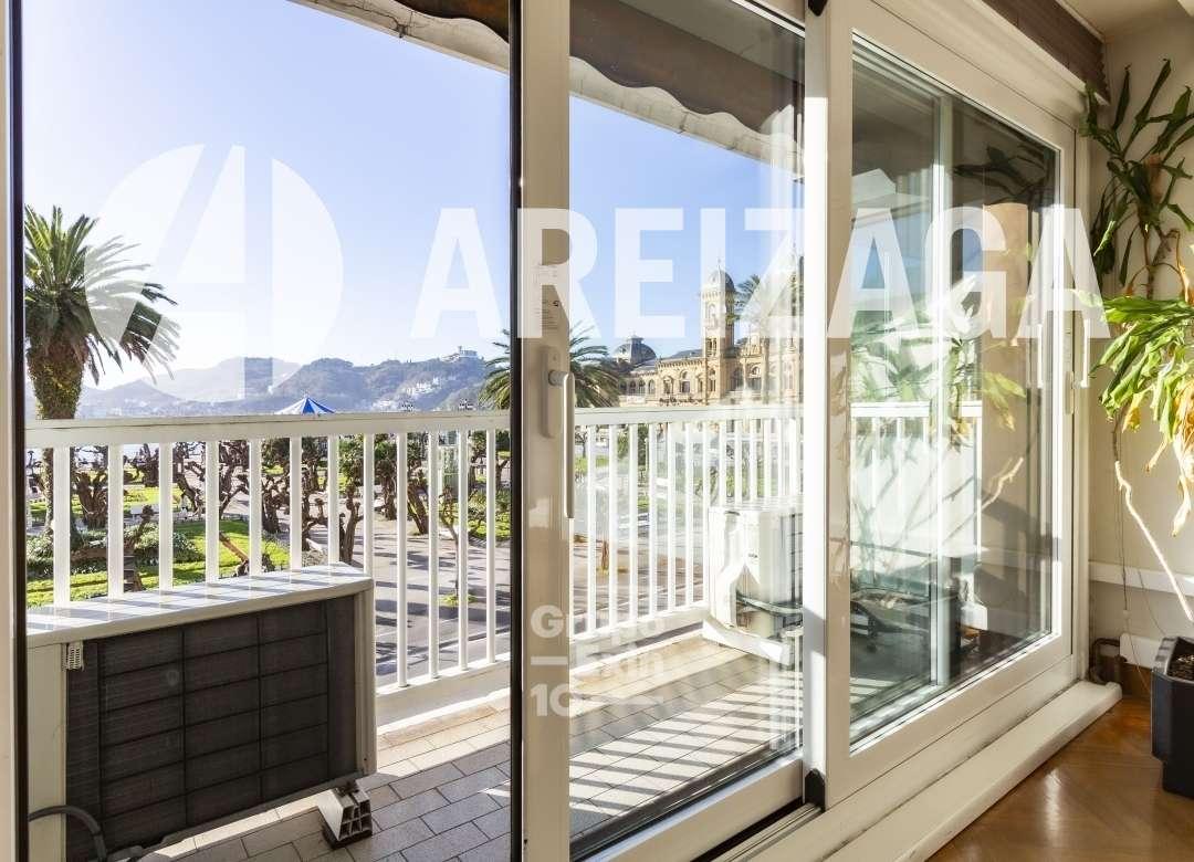 Flat for Sale in San Sebastián